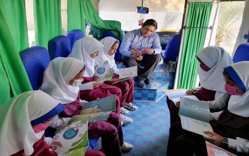 کتاب‌خانه سیار در استان کرمان ۴۸ سال سابقه دارد